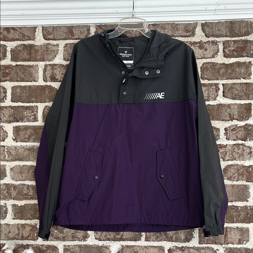 American Eagle Outfitters Men's Black and Purple Windbreaker